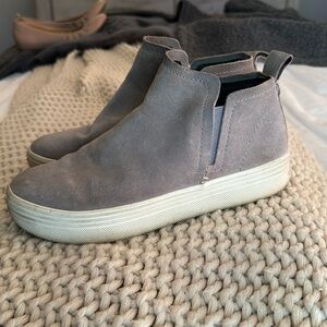 Dolce Vita Size 7 Sneakers Grey